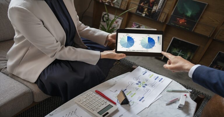 Enabling Auditing with Verifiable Outsourcing of Key Updates